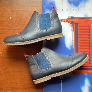 Mini Boden - Chelsea Navy brogue boots- size 38